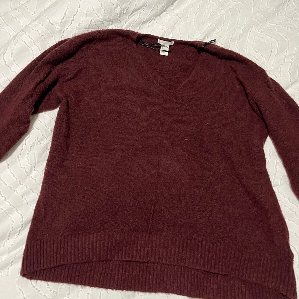 Maroon v-neck sweater